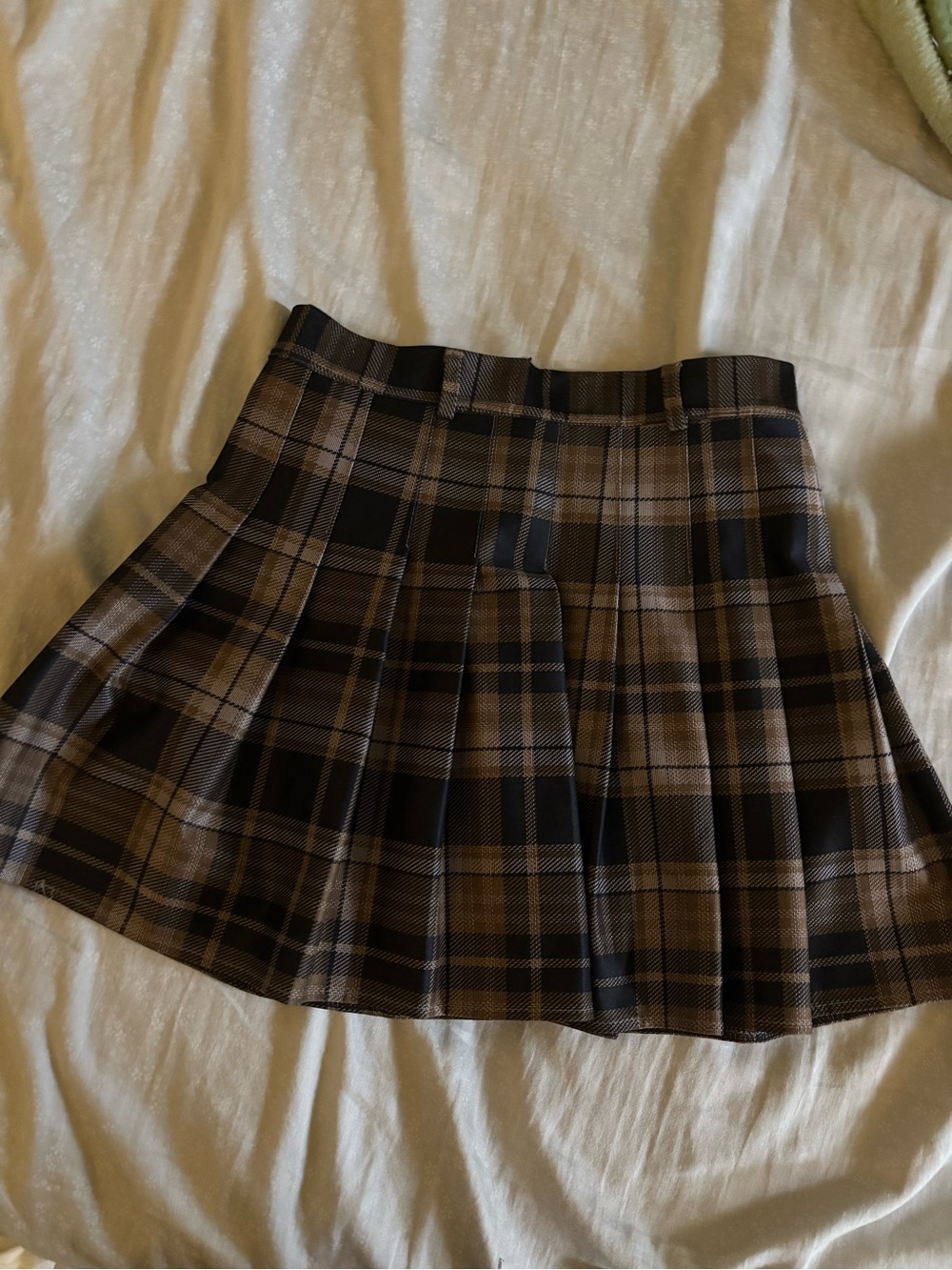 Women’s Pleated Plaid Mini Skirt in Brown and Black